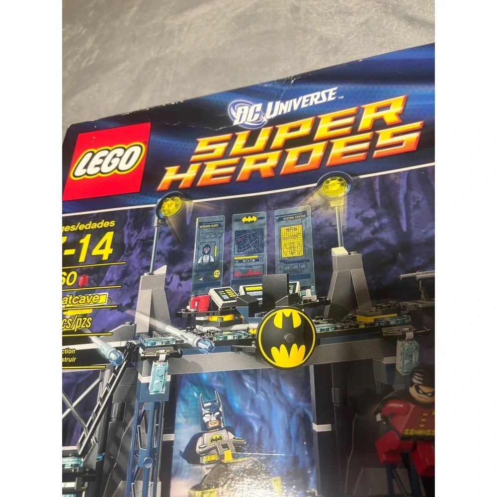 Retired Lego New Sealed LEGO DC Comics Super Heroes: The Batcave (6860)